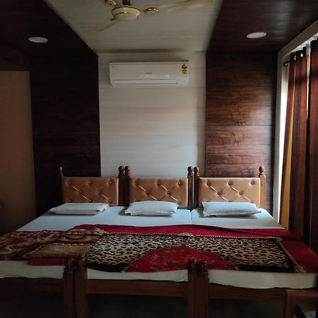 Sgh Guest House Матхура Экстерьер фото