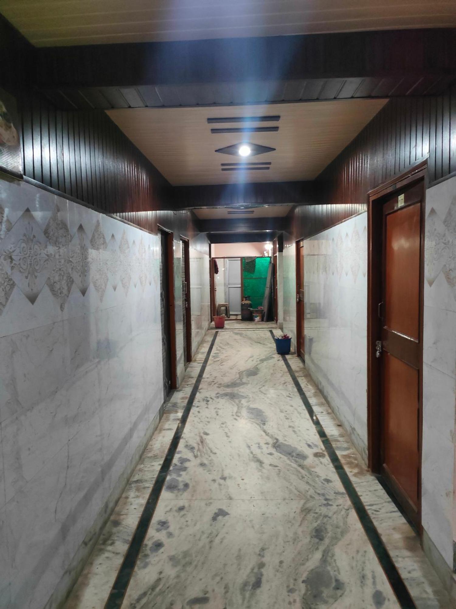 Sgh Guest House Матхура Экстерьер фото