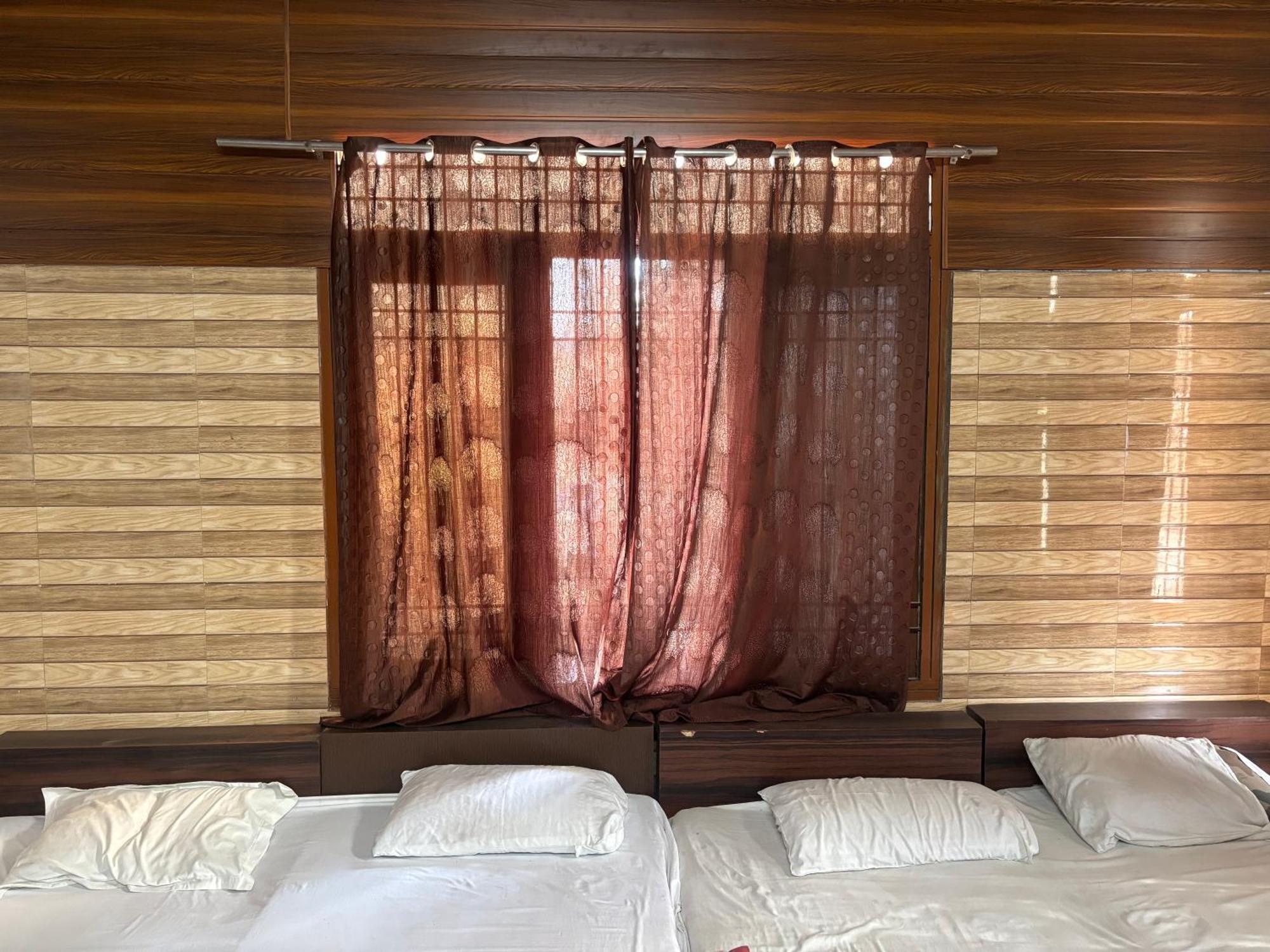 Sgh Guest House Матхура Экстерьер фото