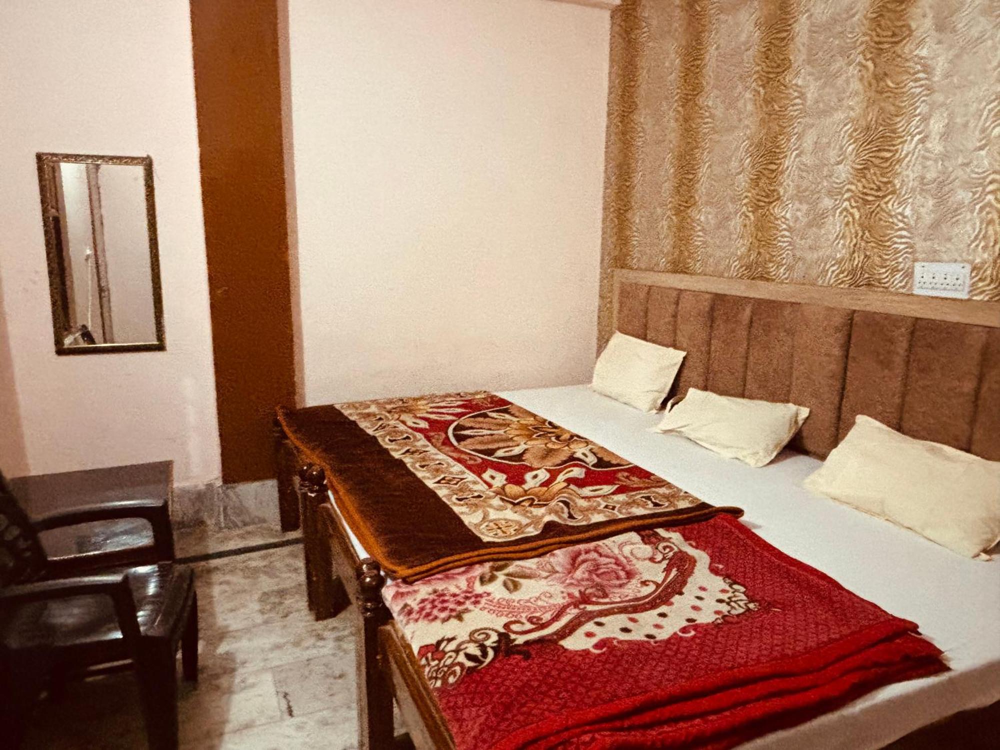 Sgh Guest House Матхура Экстерьер фото