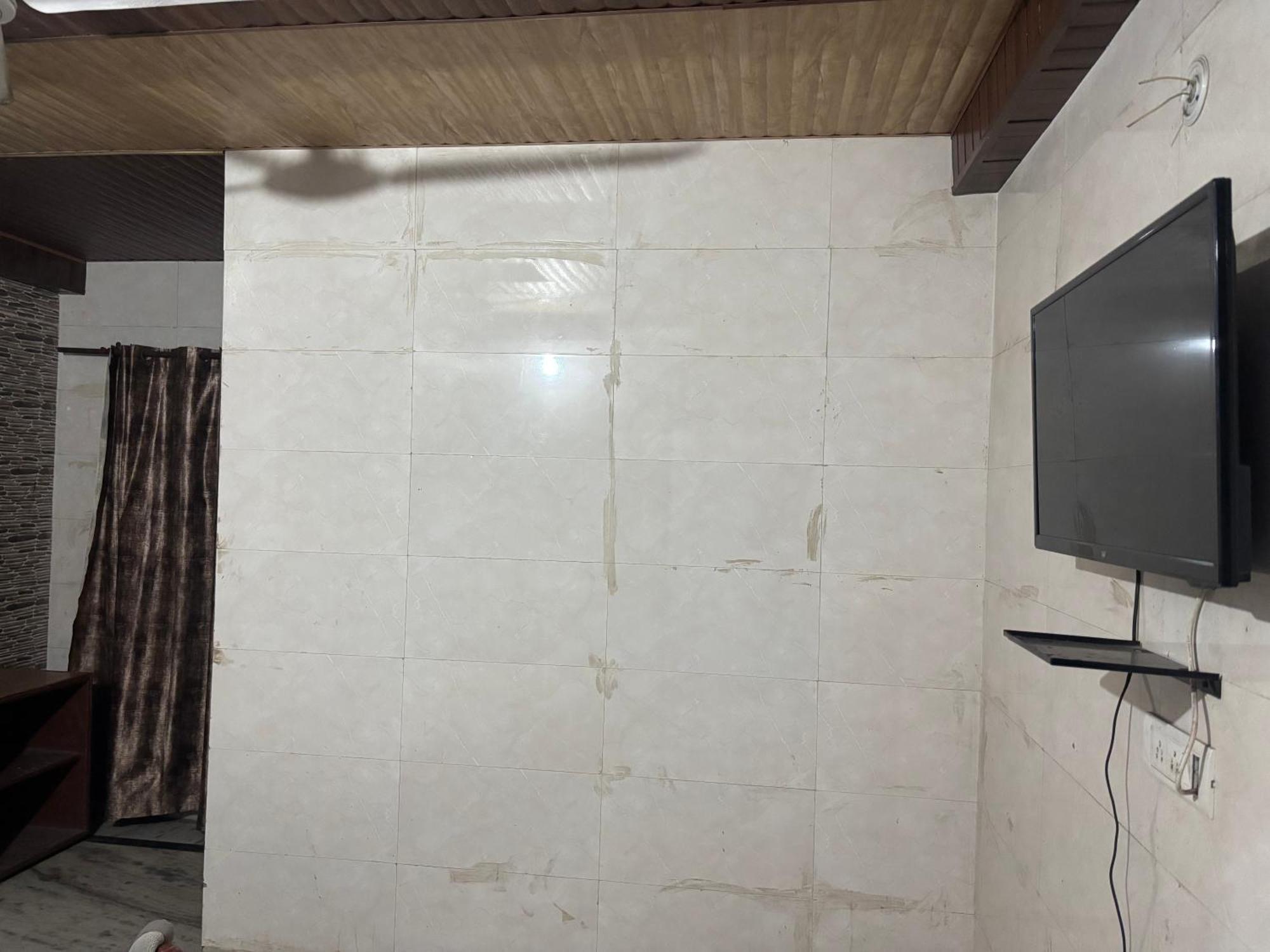 Sgh Guest House Матхура Экстерьер фото