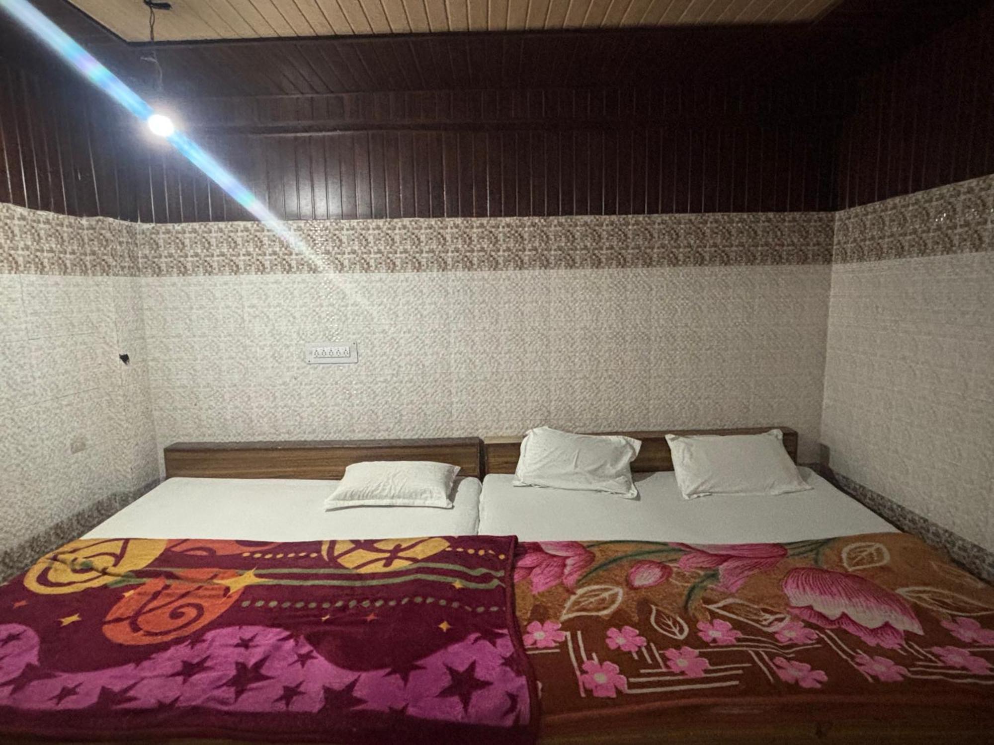 Sgh Guest House Матхура Экстерьер фото