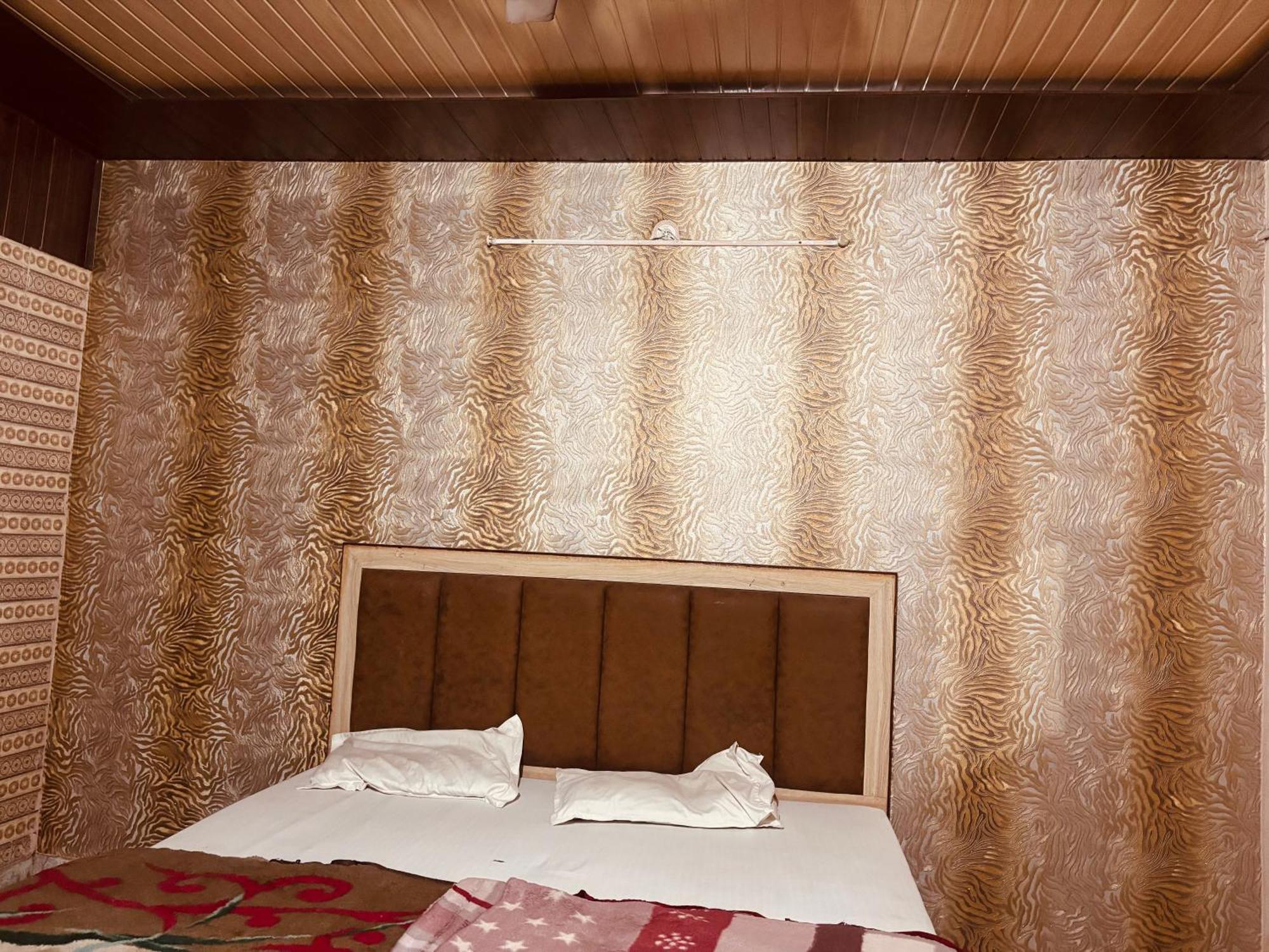 Sgh Guest House Матхура Экстерьер фото