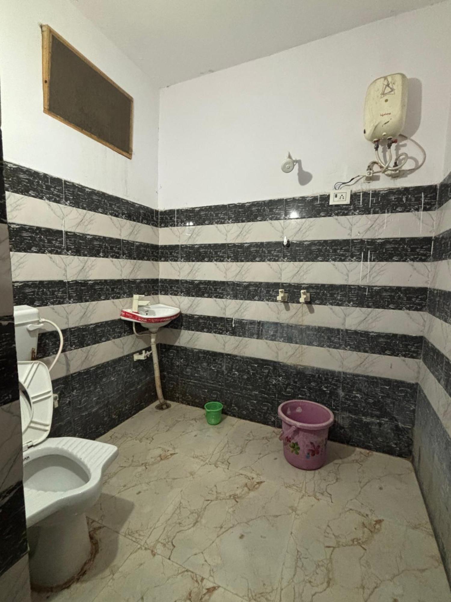 Sgh Guest House Матхура Экстерьер фото